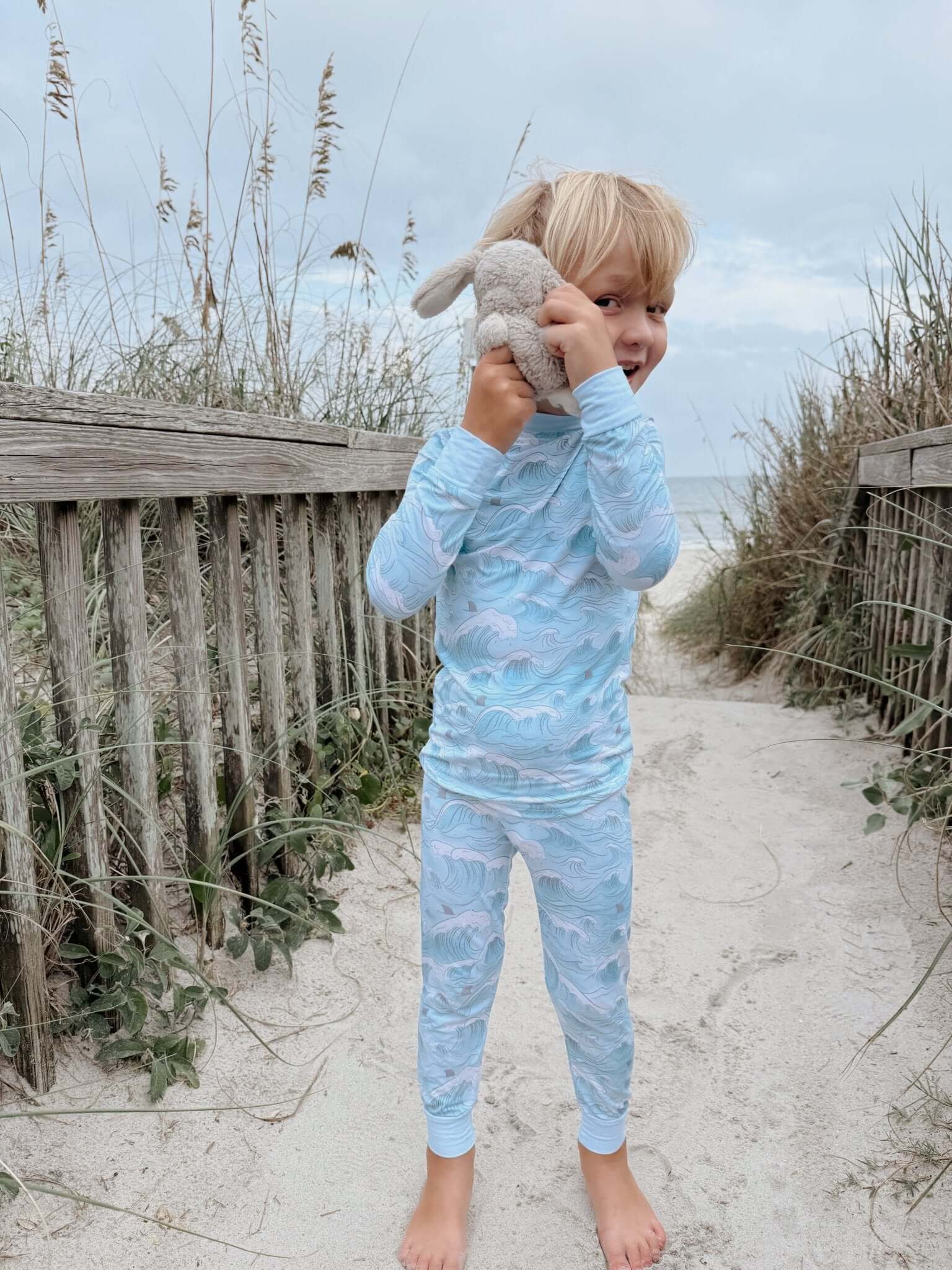 Cotton vs. Bamboo in Kids Tees: Which Stays Cooler on Hot Days? - Tuck & Char Co.
